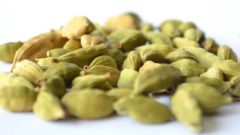 খাবারের পরে এলাচ খেলে যা হয়