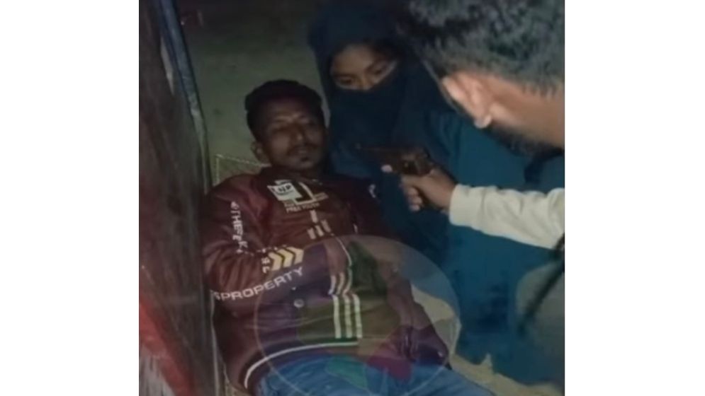 বিদেশি পিস্তল হাতে ছাত্রদল নেতার ভিডিও ভাইরাল