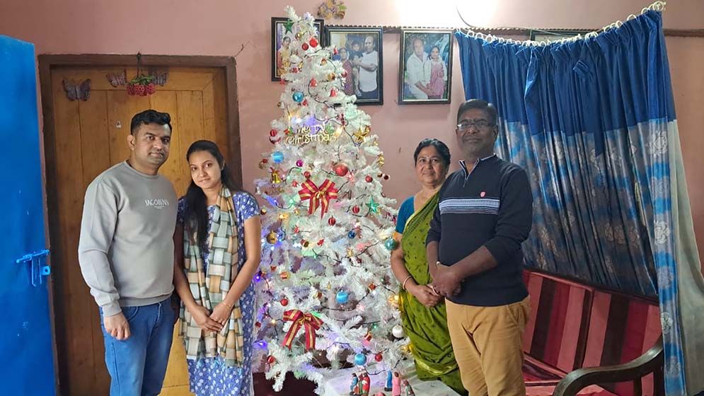 আনন্দে মুখর খ্রিস্টান পল্লি