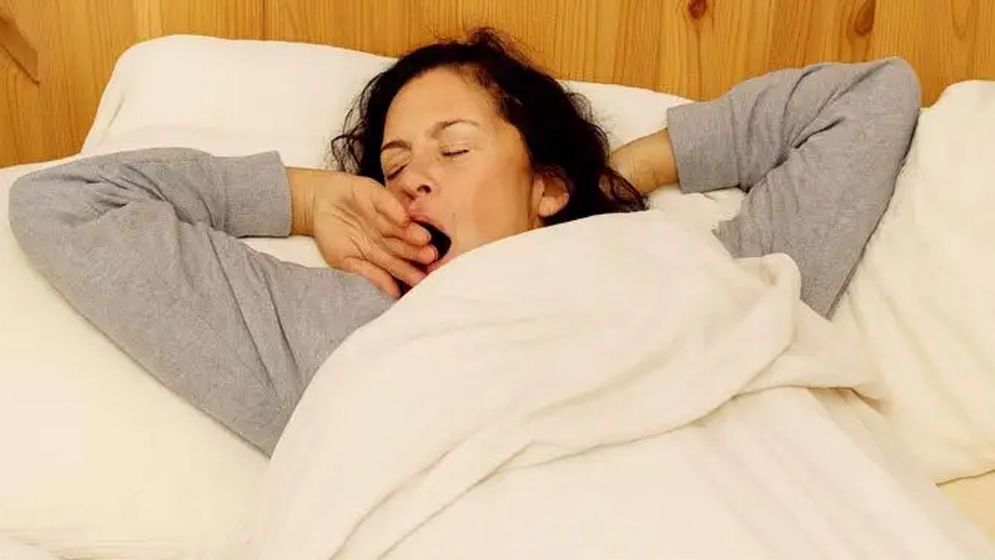 শীতে ক্লান্তি লাগা ও বেশি ঘুম পাওয়ার কারণ কী