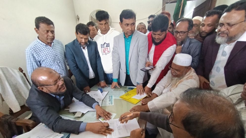 গোপালগঞ্জে ২১ জনের মনোনয়নপত্র সংগ্রহ