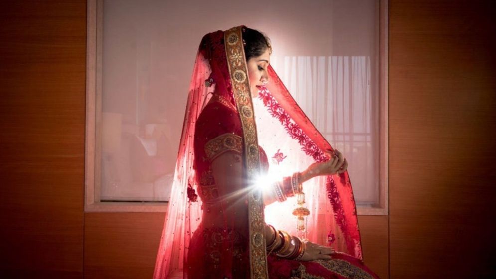 বিয়ে মানেই বেনারসি, শাড়ি কেনার সময় যেসব বিষয়ে জানা জরুরি