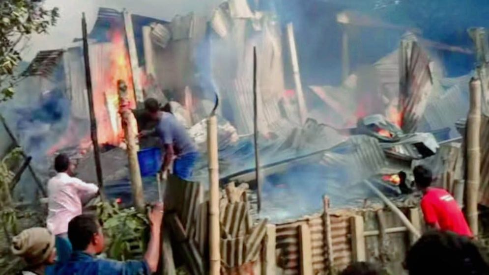 ভয়াবহ আগুন কেড়ে নিল দাদি-নাতনির প্রাণ