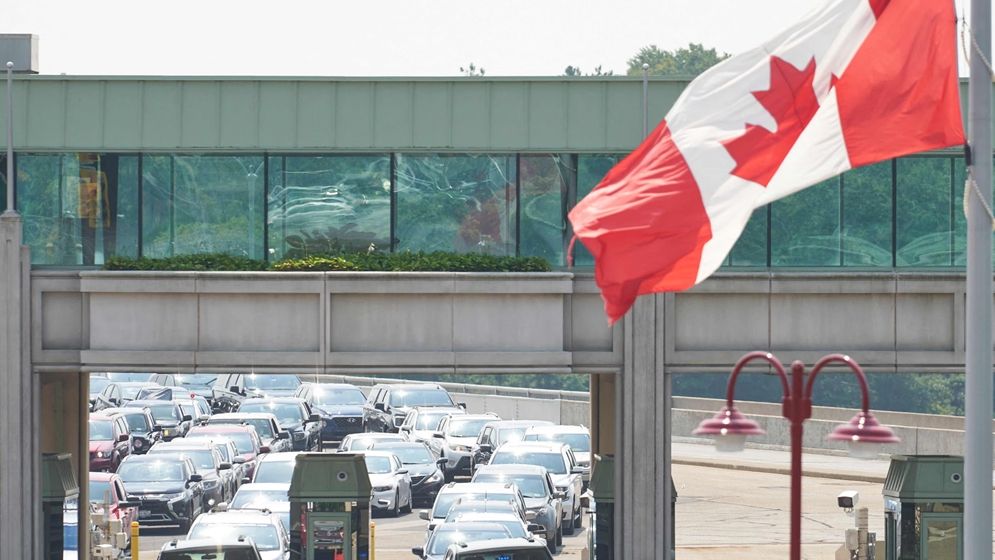 শরণার্থী বিল ঘিরে বিতর্কের মুখে কানাডা