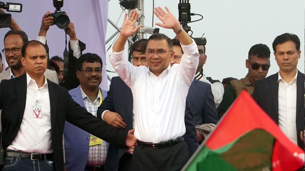 জুলাই-৩৬ এক্সপ্রেসওয়েতে গণসংবর্ধনায় তারেক রহমান, দেখুন ছবিতে