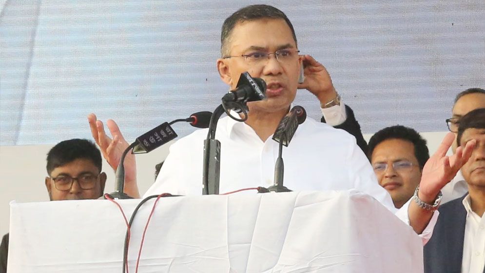 জুলাই-৩৬ এক্সপ্রেসওয়েতে গণসংবর্ধনায় তারেক রহমান, দেখুন ছবিতে