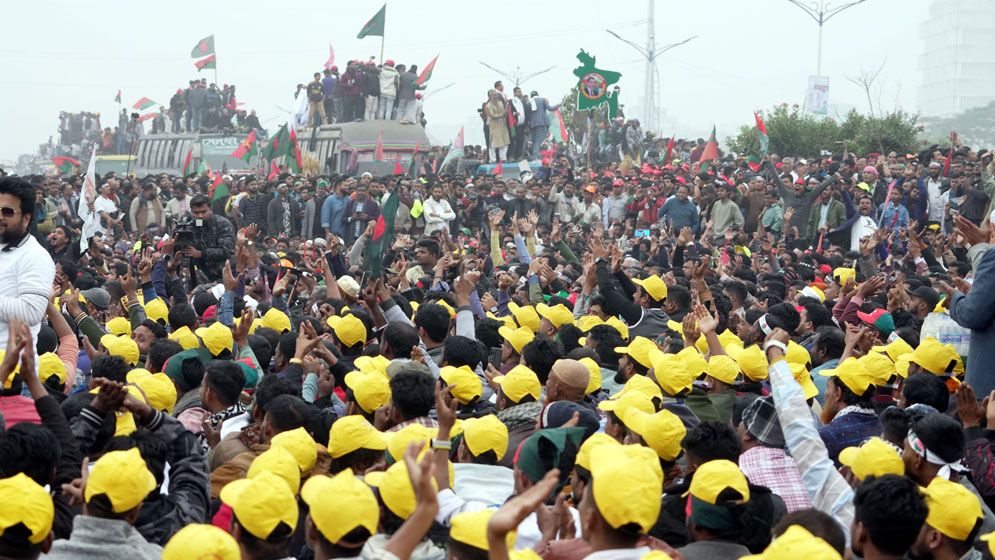 জুলাই-৩৬ এক্সপ্রেসওয়েতে গণসংবর্ধনায় তারেক রহমান, দেখুন ছবিতে