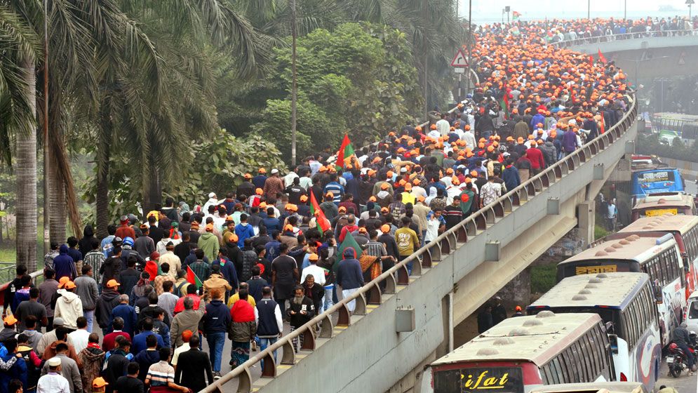 জুলাই-৩৬ এক্সপ্রেসওয়েতে গণসংবর্ধনায় তারেক রহমান, দেখুন ছবিতে