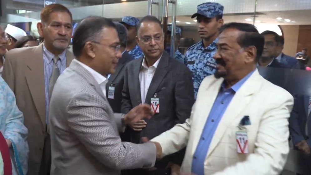 ঢাকায় পা রাখলেন তারেক রহমান