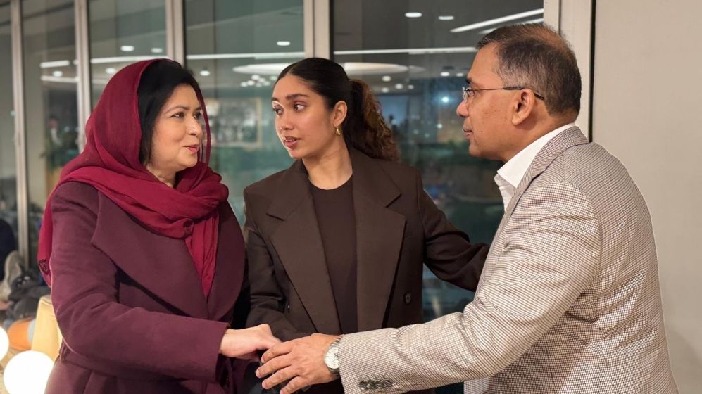 ছবিতে তারেক রহমানের দেশে ফেরা