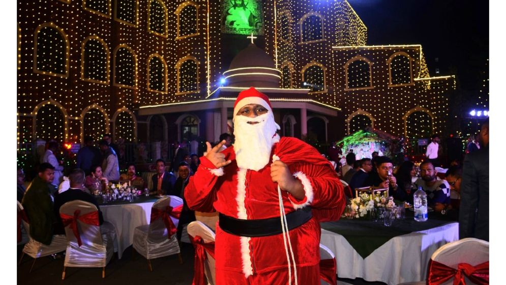 চট্টগ্রামে আনন্দ-উৎসবে বড়দিন উদযাপন