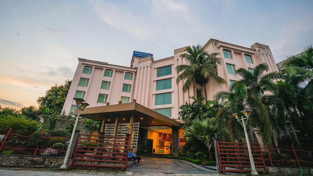 বাংলাদেশিদের হোটেলে থাকতে দেবে না শিলিগুড়ির ব্যবসায়ীরা