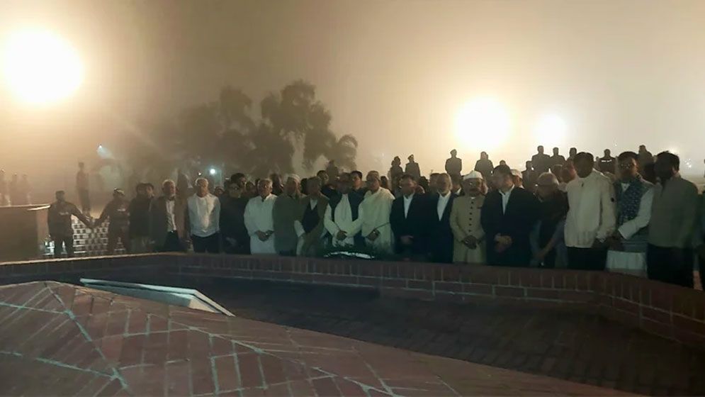 স্মৃতিসৌধে তারেক রহমানের শ্রদ্ধা