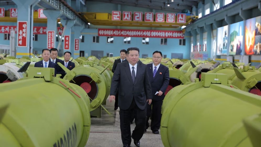 ক্ষেপণাস্ত্র উন্নয়ন অব্যাহত রাখার ইঙ্গিত কিম জং উনের