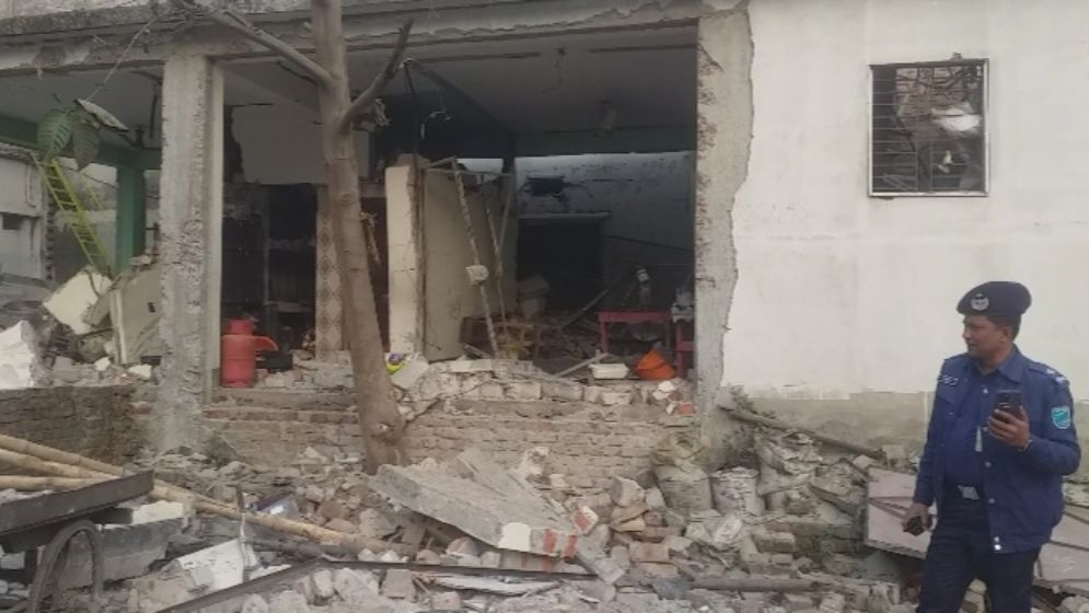 কেরানীগঞ্জে মাদ্রাসা ভবনে বিস্ফোরণ, আহত ৪