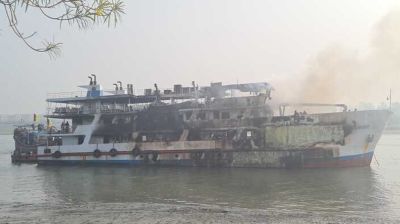 সেন্টমার্টিনগামী জাহাজে আগুনে নিহত এক, উদ্ধার ১৫