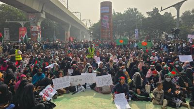 ফের শাহবাগ মোড়ে অবস্থান নিল ইনকিলাব মঞ্চ