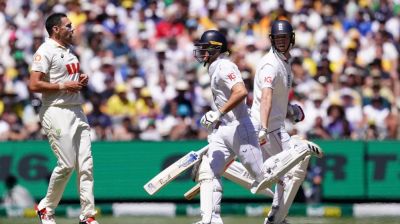 ১৪ বছর পর অস্ট্রেলিয়ায় জয়ের স্বাদ পেল ইংল্যান্ড