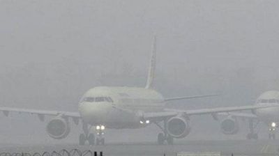 ঘন কুয়াশার কারণে ঢাকায় নামতে পারেনি ৮ ফ্লাইট