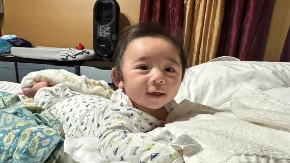 ৪১ বছর বয়সি নার্সের গর্ভে বিরল অবস্থায় জন্ম নিল শিশু