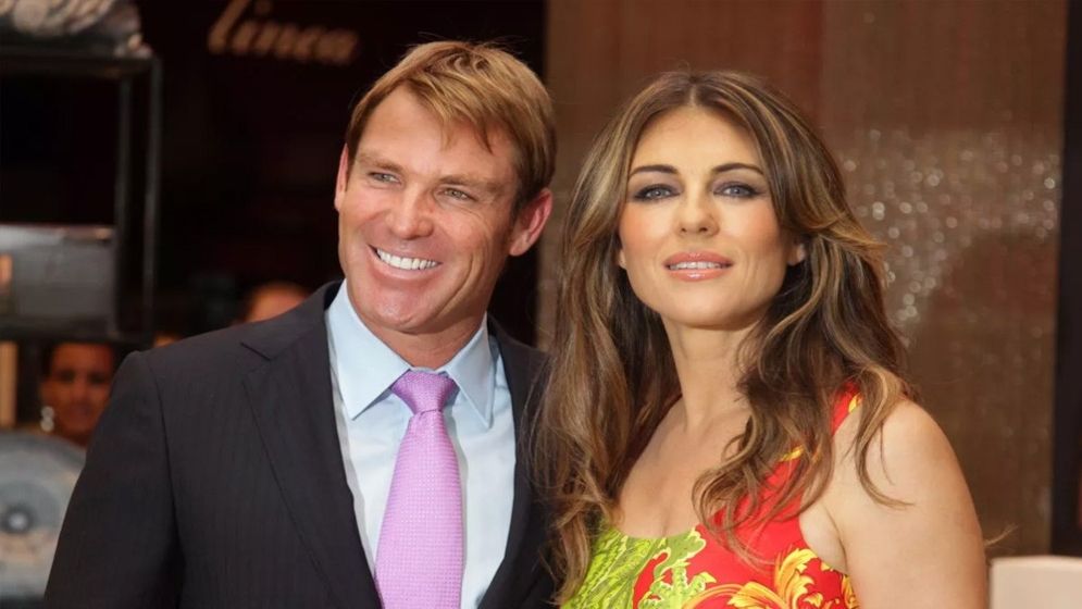 শেন ওয়ার্নকে হারিয়ে আজও শোকাহত এলিজাবেথ হার্লি