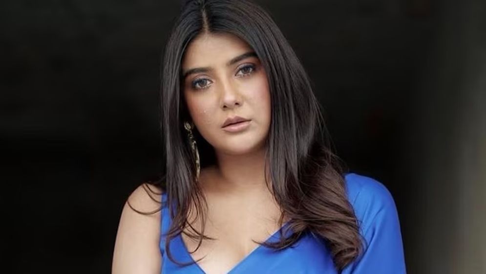 মোদিকে ছেড়ে মমতার দলে যোগ দিলেন অভিনেত্রী পার্নো মিত্র