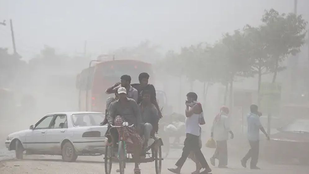 আজ ঢাকার বাতাস খুবই অস্বাস্থ্যকর, শীর্ষে দিল্লি