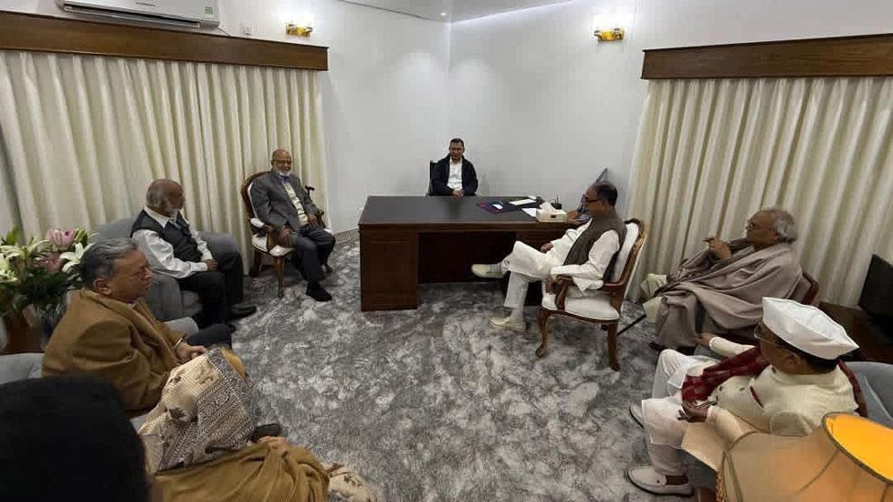 তারেক রহমানকে গুলশান কার্যালয়ে স্বাগত জানালেন যারা