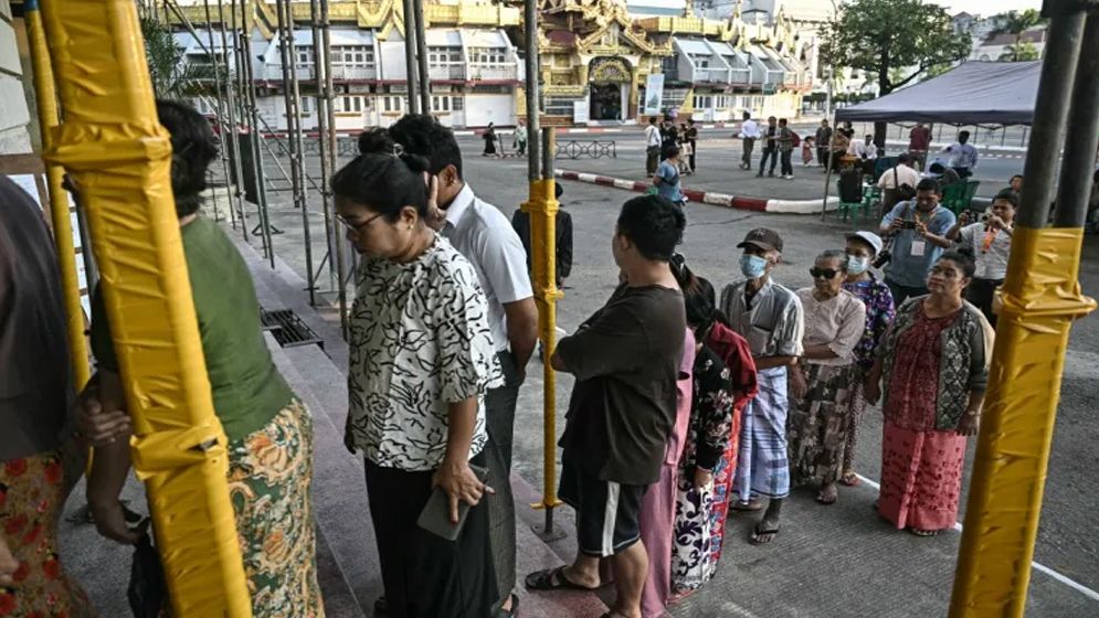 জান্তাশাসিত মিয়ানমারে ৫ বছর পর চলছে জাতীয় নির্বাচনের ভোট