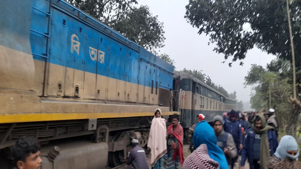 রেললাইন উপড়ে ফেলেছে বিএনপির কর্মীরা, ঢাকা-ময়মনসিংহ যোগাযোগ বন্ধ