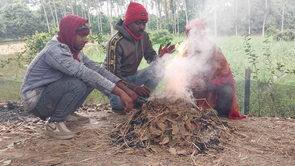 যশোরে তীব্র শীতে নাকাল জনজীবন