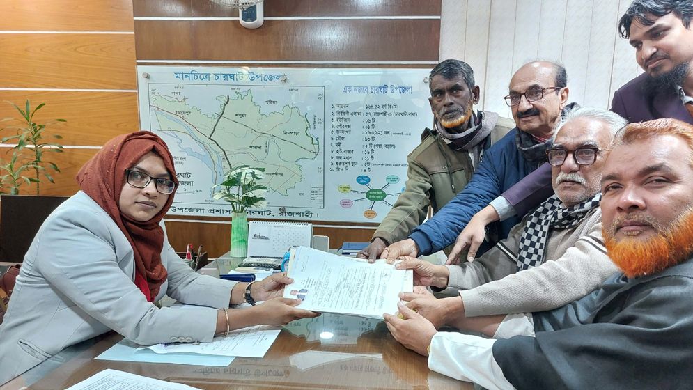 রাজশাহী-৬ আসনে মনোনয়নপত্র জমা দিলেন আবু সাইদ চাঁদ