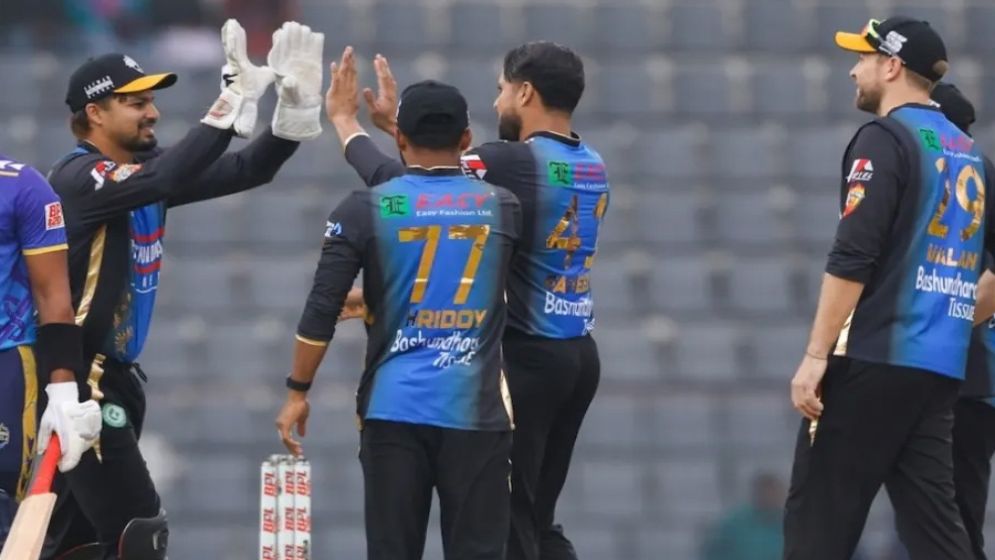 ফাহিমের ফাইফার, এর আগে পাঁচ উইকেট নিয়েছেন কারা