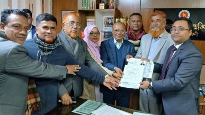 ফেনী-৩ আসনে মনোনয়নপত্র জমা দিলেন আবদুল আউয়াল মিন্টু