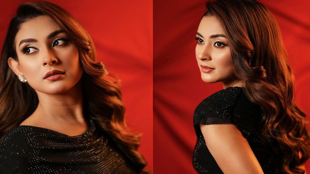 অনবদ্য লুক ও হেয়ারস্টাইলে নজর কেড়েছেন মেহজাবীন
