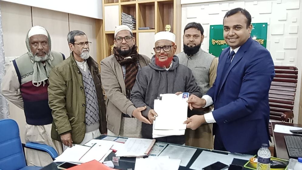 মনোনয়নপত্র জমা দিয়েছেন এটিএম আজহার