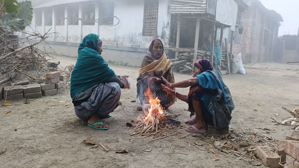 চুয়াডাঙ্গায় তাপমাত্রা নামল ৮ ডিগ্রিতে, জবুথবু জনজীবন