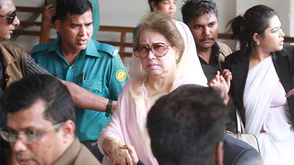 খালেদা জিয়ার ১০ বছরের সাজার স্ক্রিপ্ট তৈরি হয় দুদকের টেবিলে