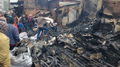 ভয়াবহ আগুনে তিন দোকান পুড়ে ছাই