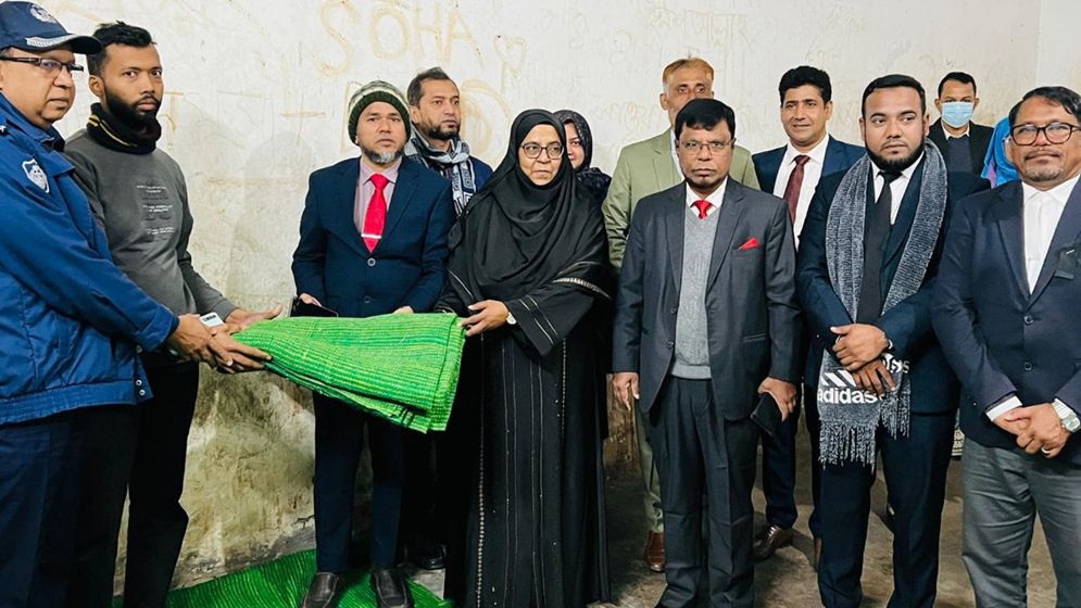 চাঁদপুরে আদালতের হাজতখানায় কার্পেট প্রদান