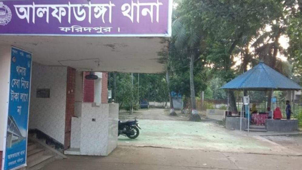 ভোটারকে বল প্রয়োগে একজনের দুই মাসের কারাদণ্ড