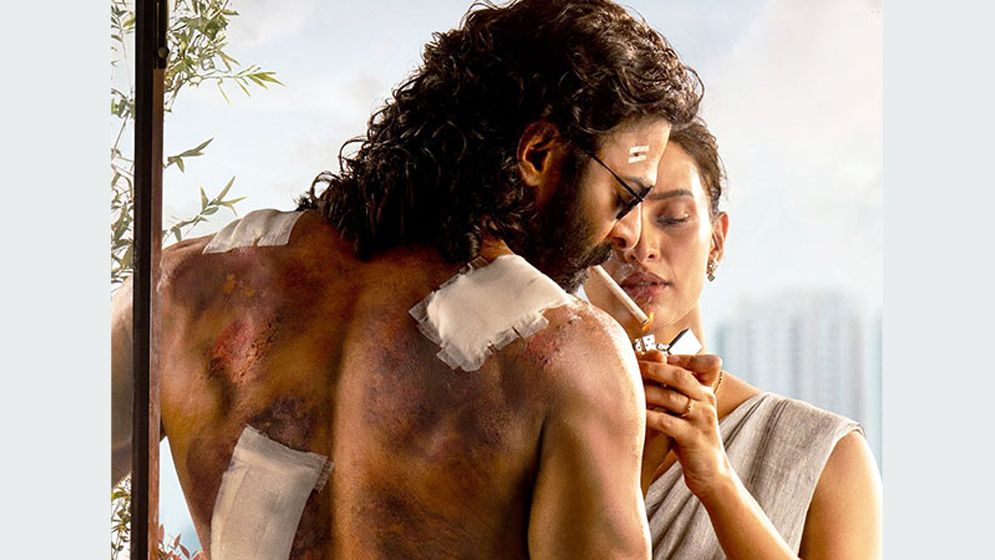 ‘স্পিরিট’-এর ফার্স্ট লুকে প্রভাসের চমক