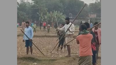 দুদল গ্রামবাসীর সংঘর্ষে আহত ২০