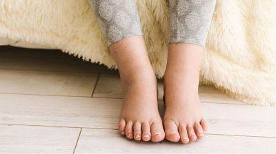 ওষুধ ছাড়াই পায়ের পাতা ও গোড়ালির যন্ত্রণা কমান