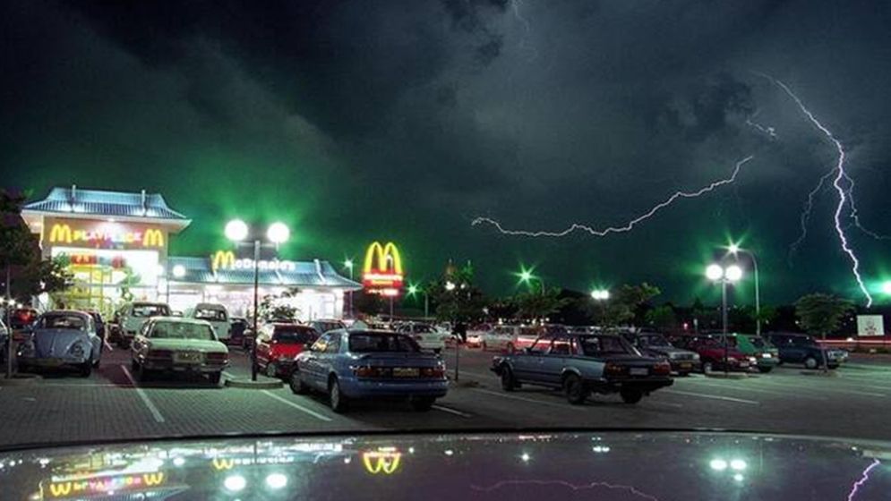 দক্ষিণ আফ্রিকায় উৎসব চলাকালীন বজ্রপাতে নিহত ২, আহত ১৫০