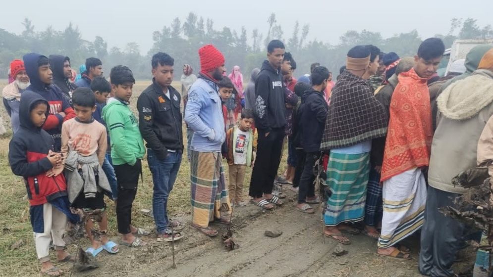 মাটিবাহী পিকআপ চাপায় কিশোর নিহত