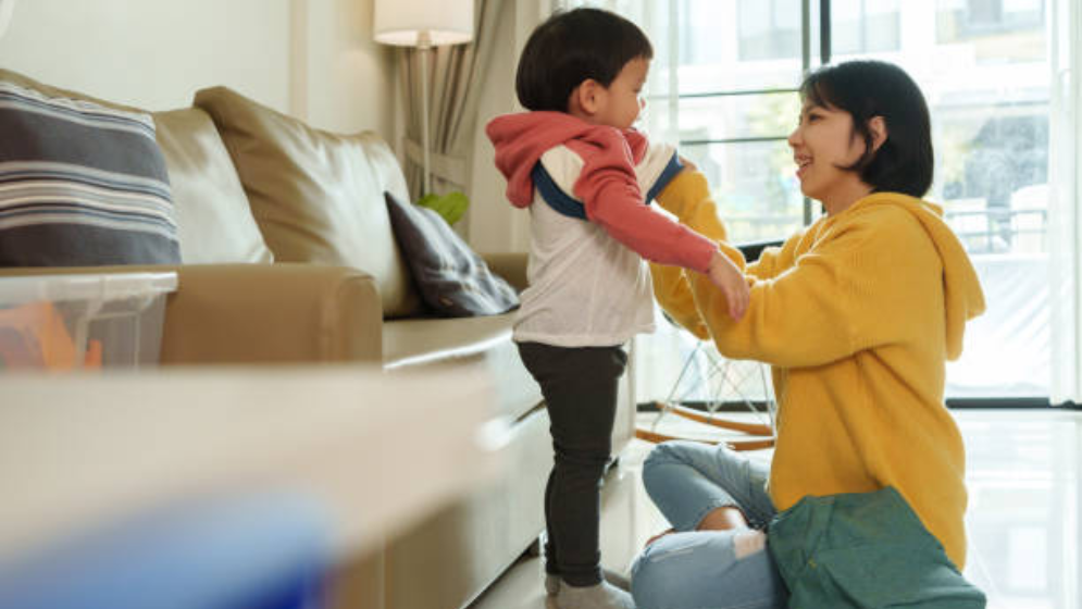 শীতে শিশুকে বেশি গরম কাপড় পরিয়ে বিপদ বাড়াচ্ছেন না তো?