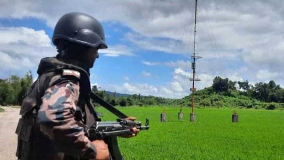 মিয়ানমার সীমান্তের ওপারে ফের গোলাগুলি, সতর্ক বিজিবি