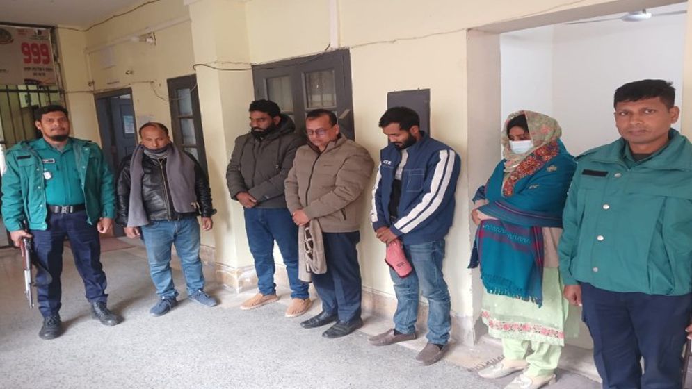 ব্যাংক চেকসহ যা পাওয়া গেল প্রশ্নফাঁস চক্রের সদস্যদের কাছে