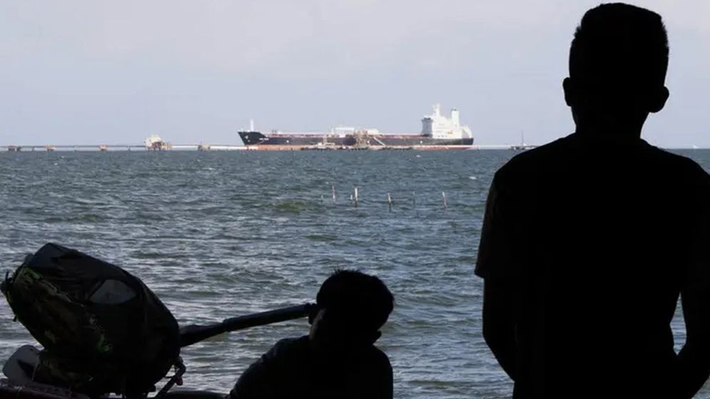 আরও এক তেলের ট্যাংকার জব্দ করল যুক্তরাষ্ট্র